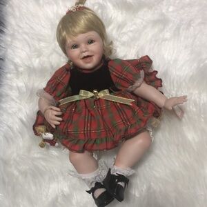 Vintage The Ashton-Drake Galleries “Babies First Christmas” doll